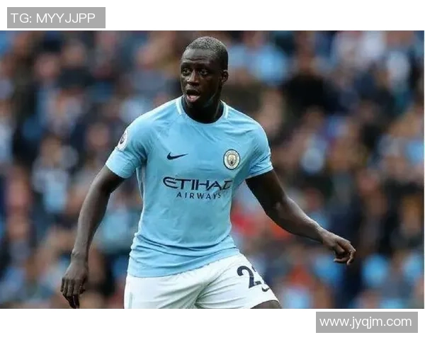 足球场上又黑又硬的球星是谁他的拼搏精神与独特魅力分析