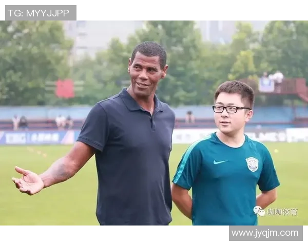 雷鸣般的速度与力量 足球场上不可忽视的雷姓球员传奇 雷鸣般的速度与力量 足球场上不可忽视的雷姓球员传奇