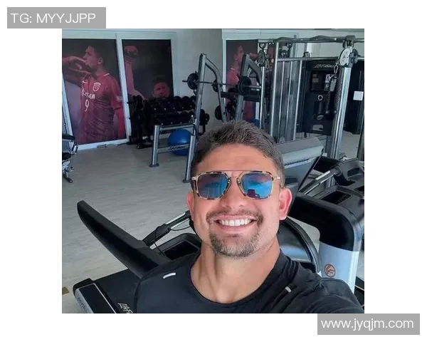 从健身房到餐桌 足球球星长胖背后的真实原因与影响分析 从健身房到餐桌 足球球星长胖背后的真实原因与影响分析